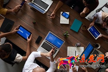 想網(wǎng)上賣衣服怎么做開(kāi)始？需要注意什么？